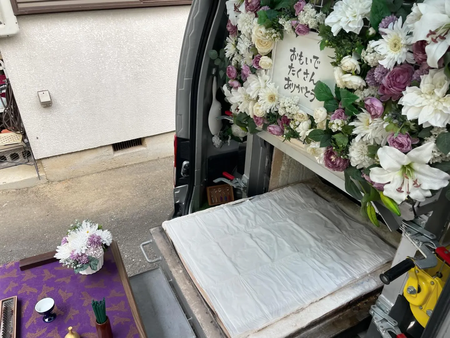 東京都武蔵村山市にてトイプードルちゃんのご火葬に伺いました。