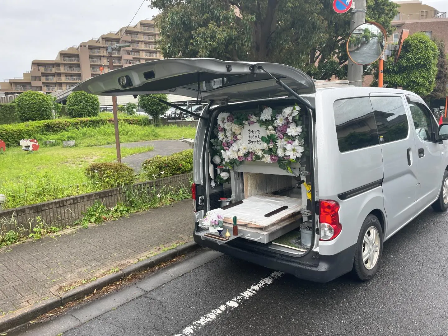 東京都東久留米市にてトイプードルちゃんのご火葬に伺いました。