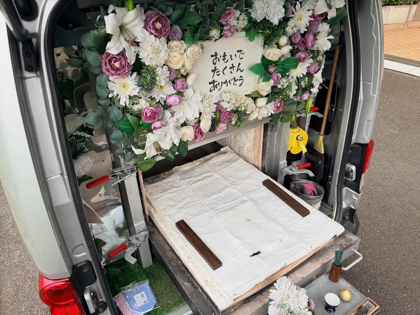 東京都立川市でコザクラインコちゃんの火葬をお手伝いしました。